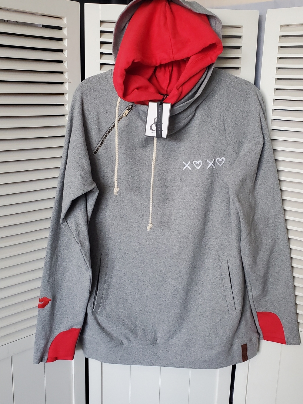 🔥 Ampersand Avenue DoubleHood Hoodie L NWT Gray Red XOXO Lips Neck Zip Sweater